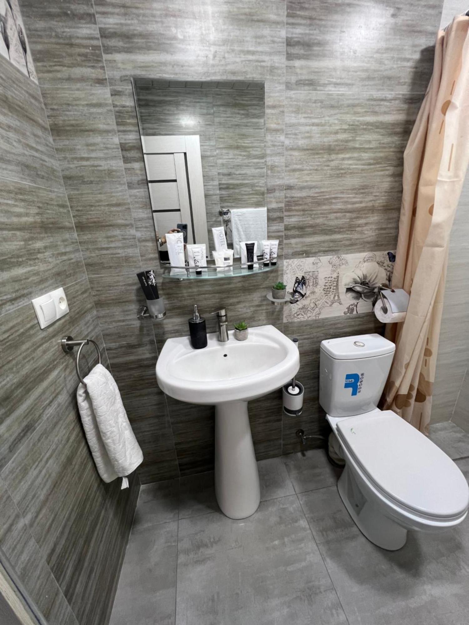 Cosy Apartment With Good Location Self Check In เยเรวาน ภายนอก รูปภาพ