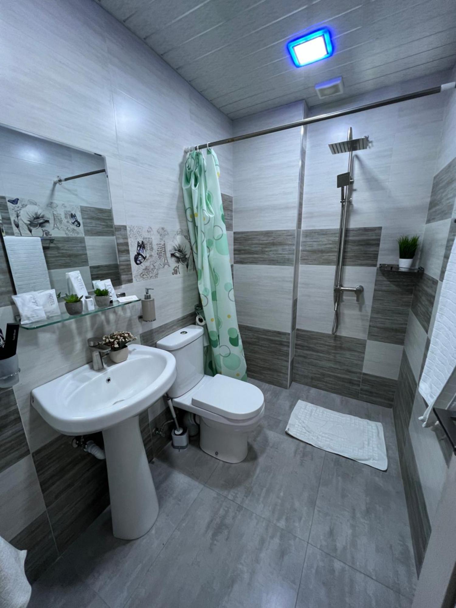 Cosy Apartment With Good Location Self Check In เยเรวาน ภายนอก รูปภาพ